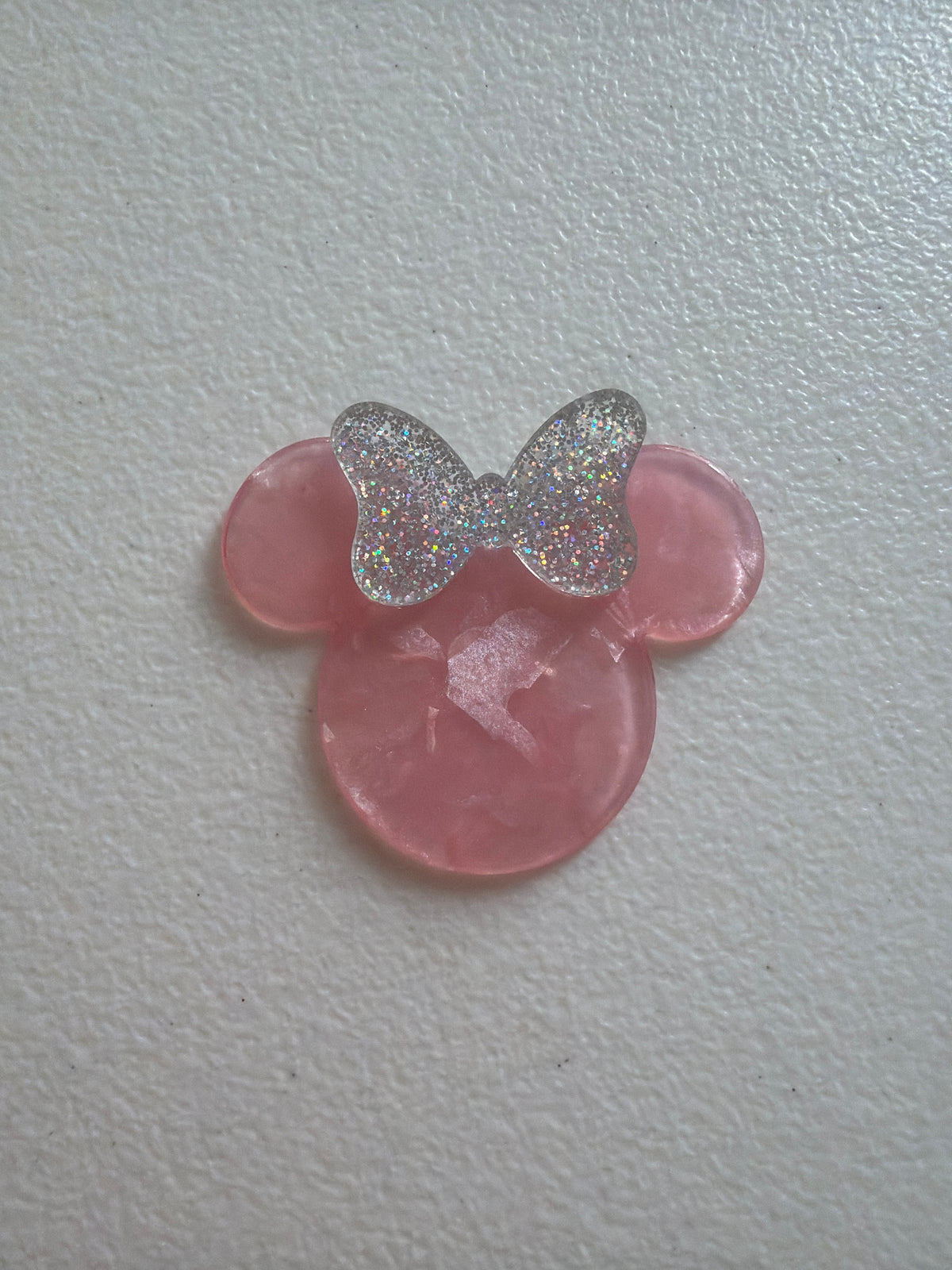 Minnie head marble pink badge reel
