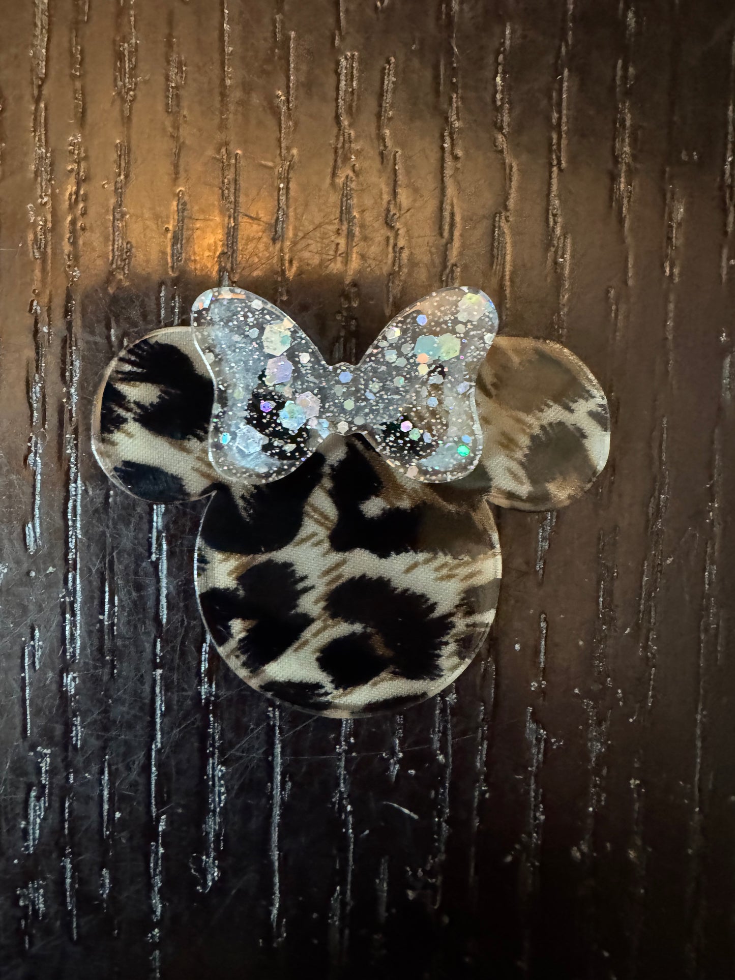 Minnie head badge reel