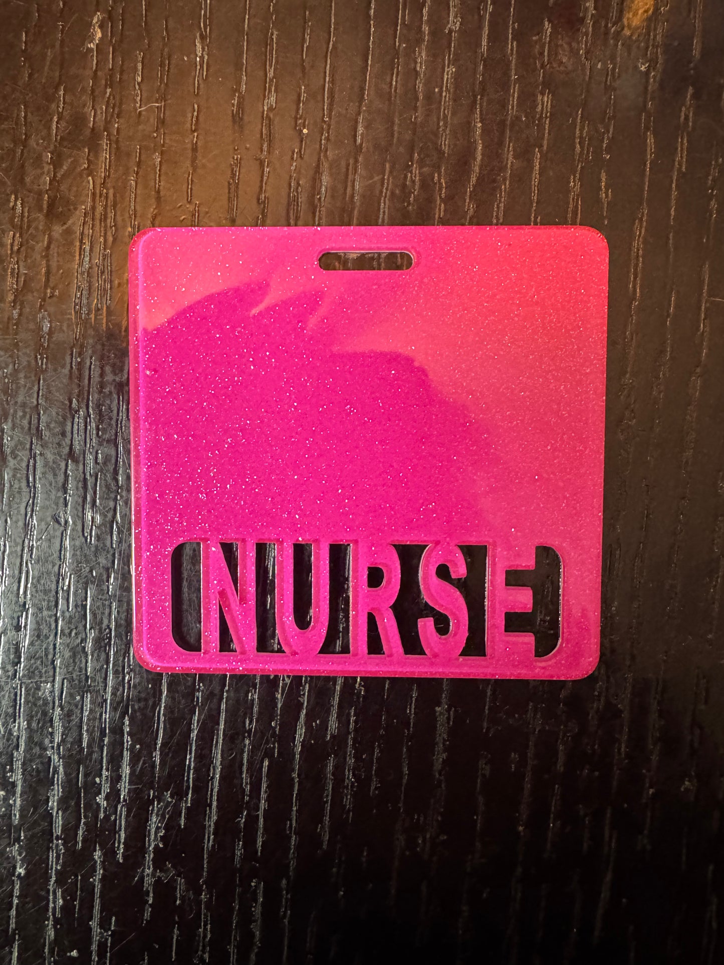 Nurse badge Buddy (fushia)