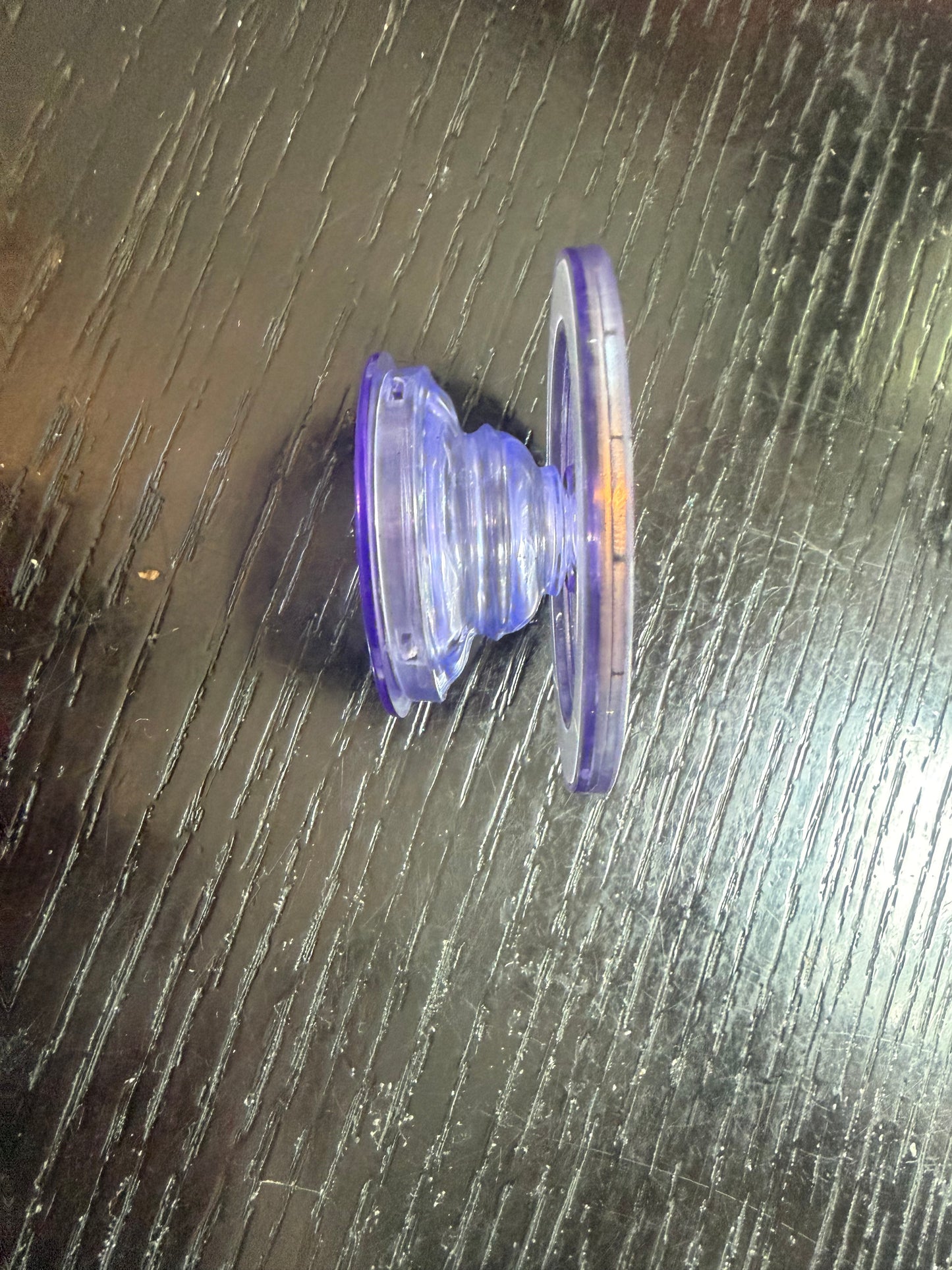 Pop socket (clear purple)
