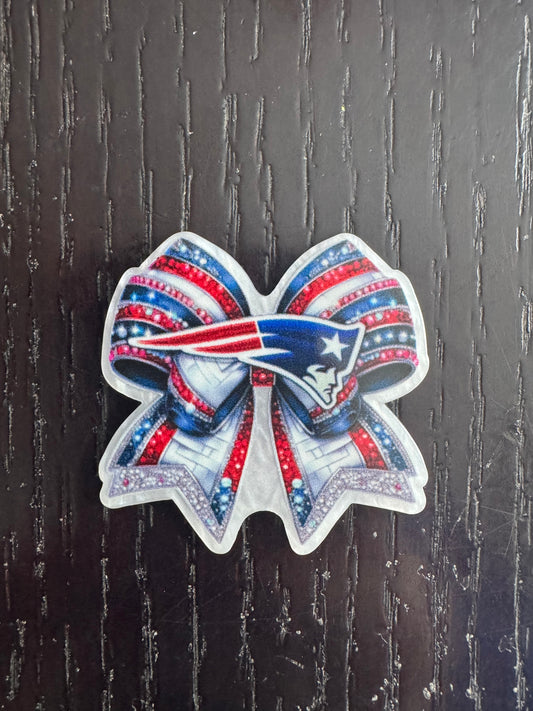 Patriots bow badge reel