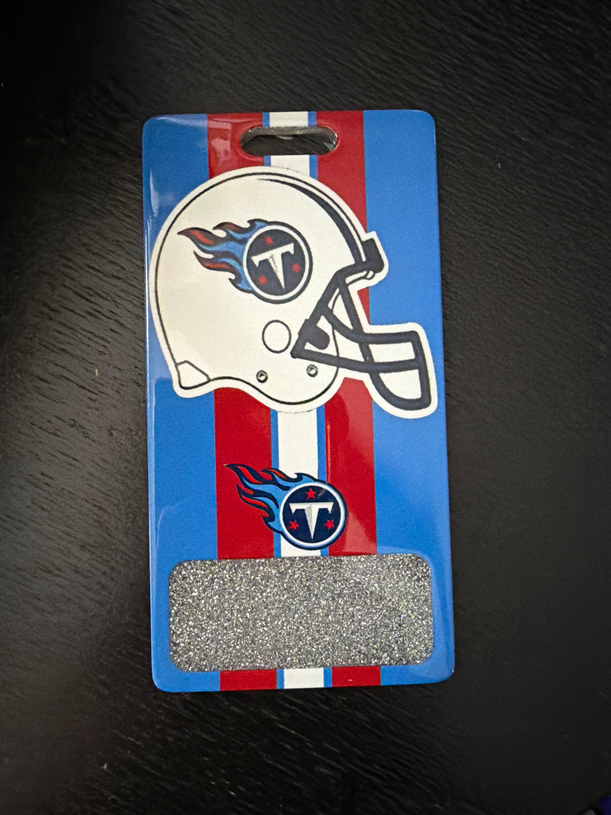Titans vertical badge buddy
