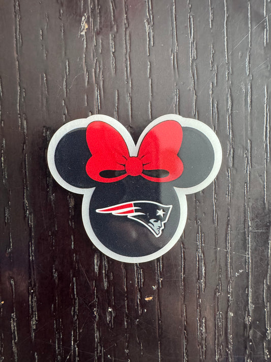 Patriots Minnie head badge reel