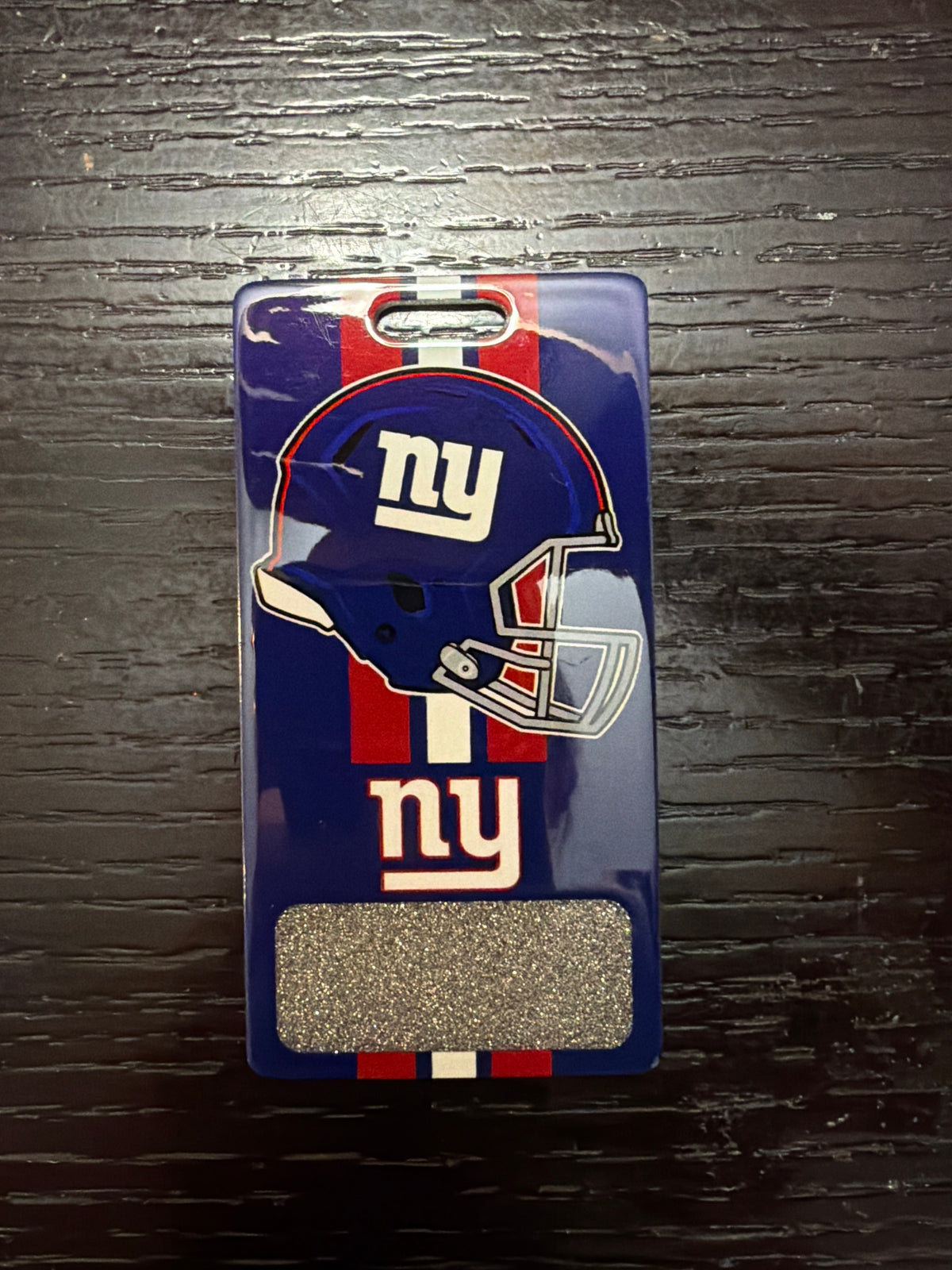 Giants vertical badge buddy