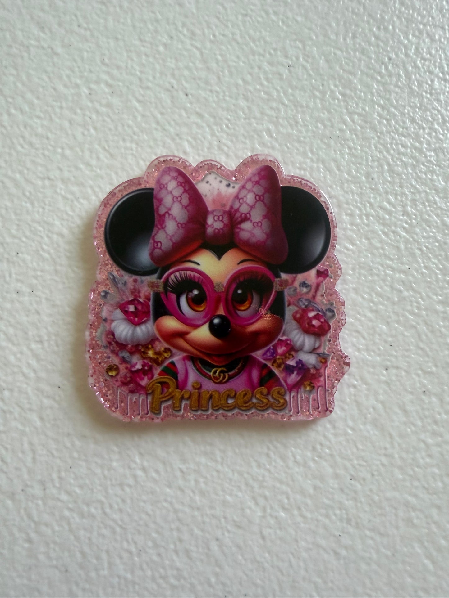 Minnie Mouse Gucci badge reel