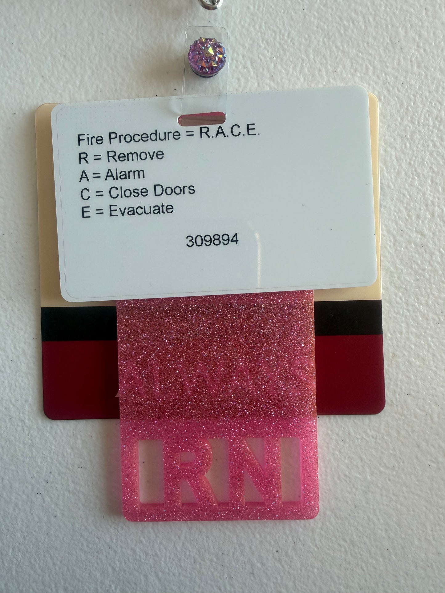 RN vertical badge buddy (pink glitter)