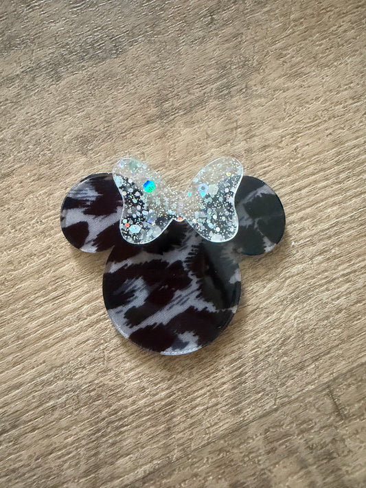 Minnie head badge reel