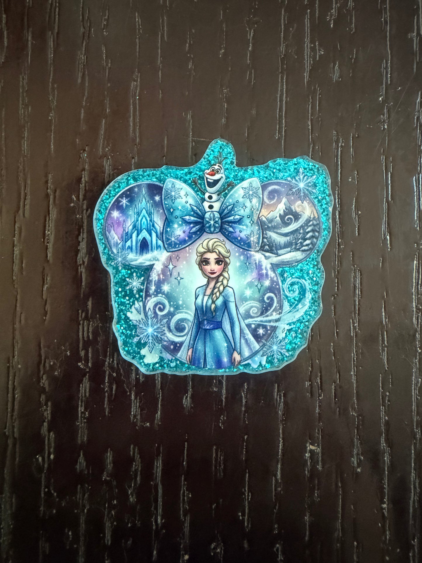 Elsa (Frozen) badge reel
