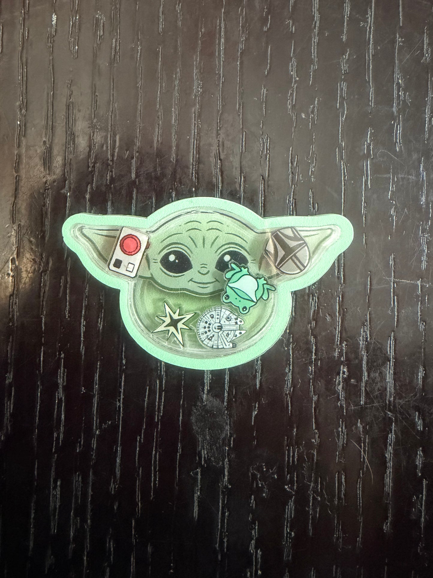 Baby Yoda shaker badge reel